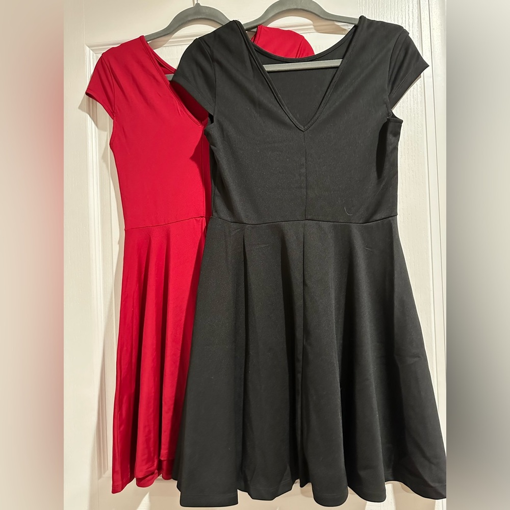 CLOSET LIQUIDATION Women’s Fit & Flare Dresses - Scoop Neck & V-Back Black & Red